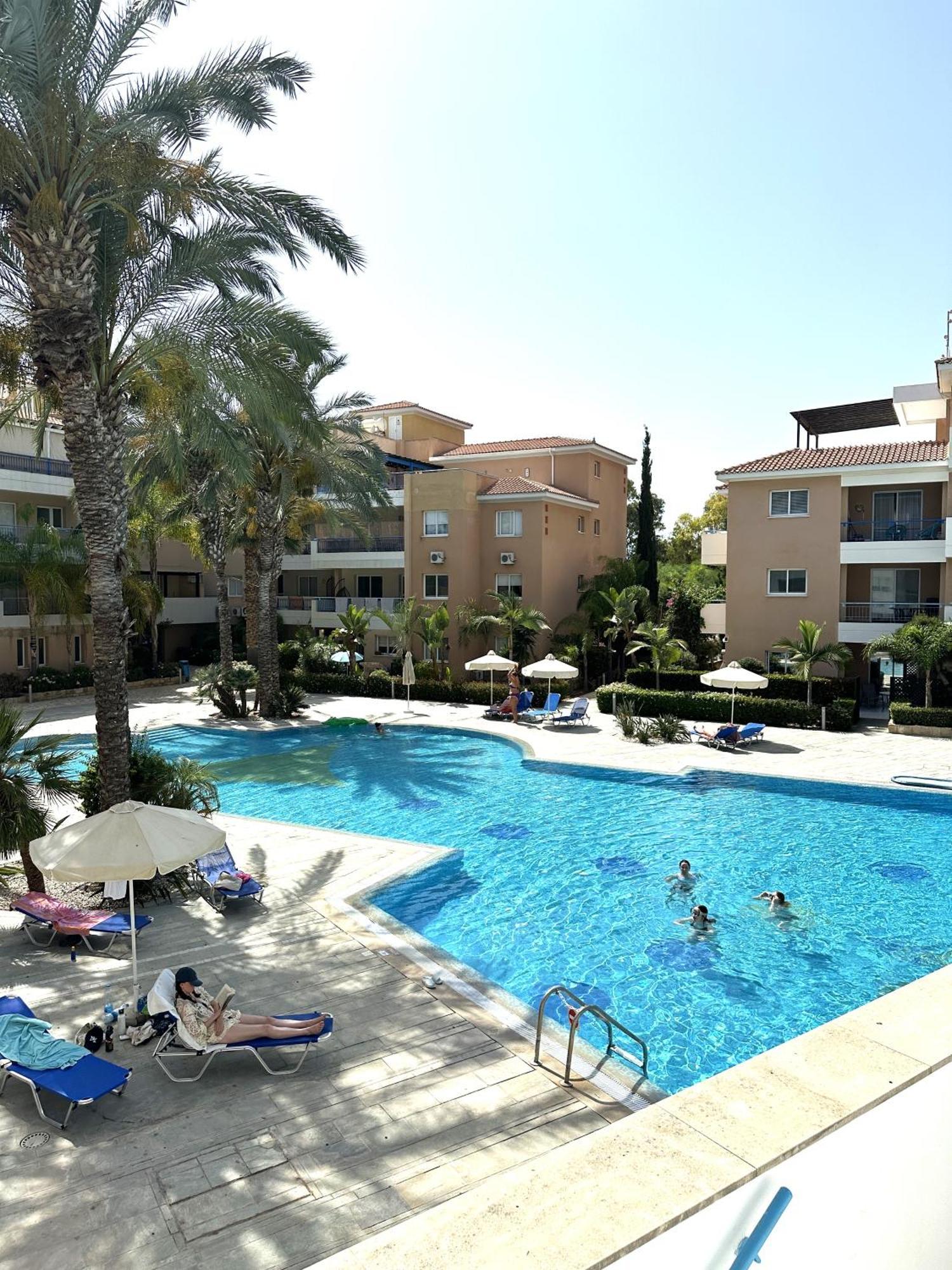 H&O Golden Sun Suite Paphos Ngoại thất bức ảnh
