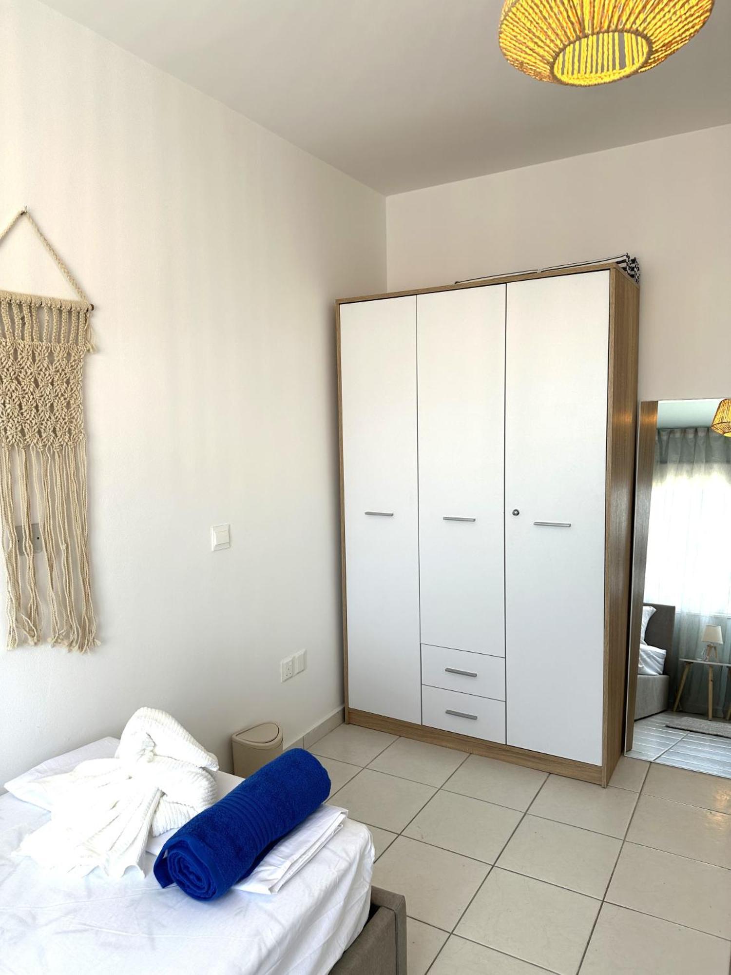 H&O Golden Sun Suite Paphos Ngoại thất bức ảnh