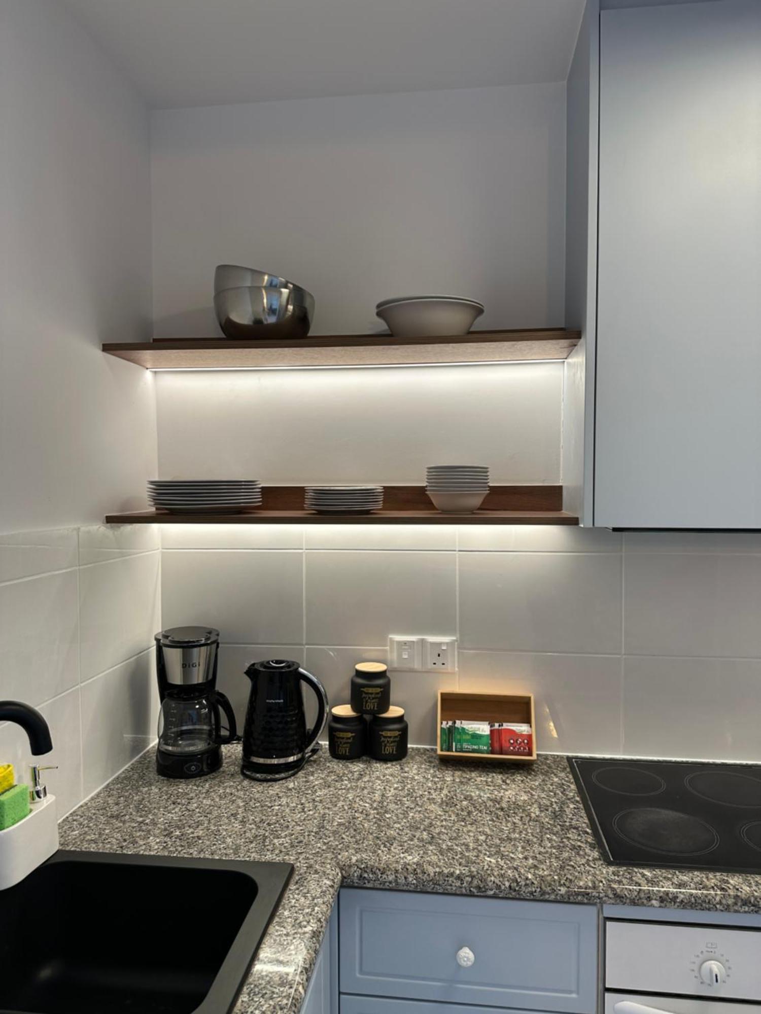 H&O Golden Sun Suite Paphos Ngoại thất bức ảnh