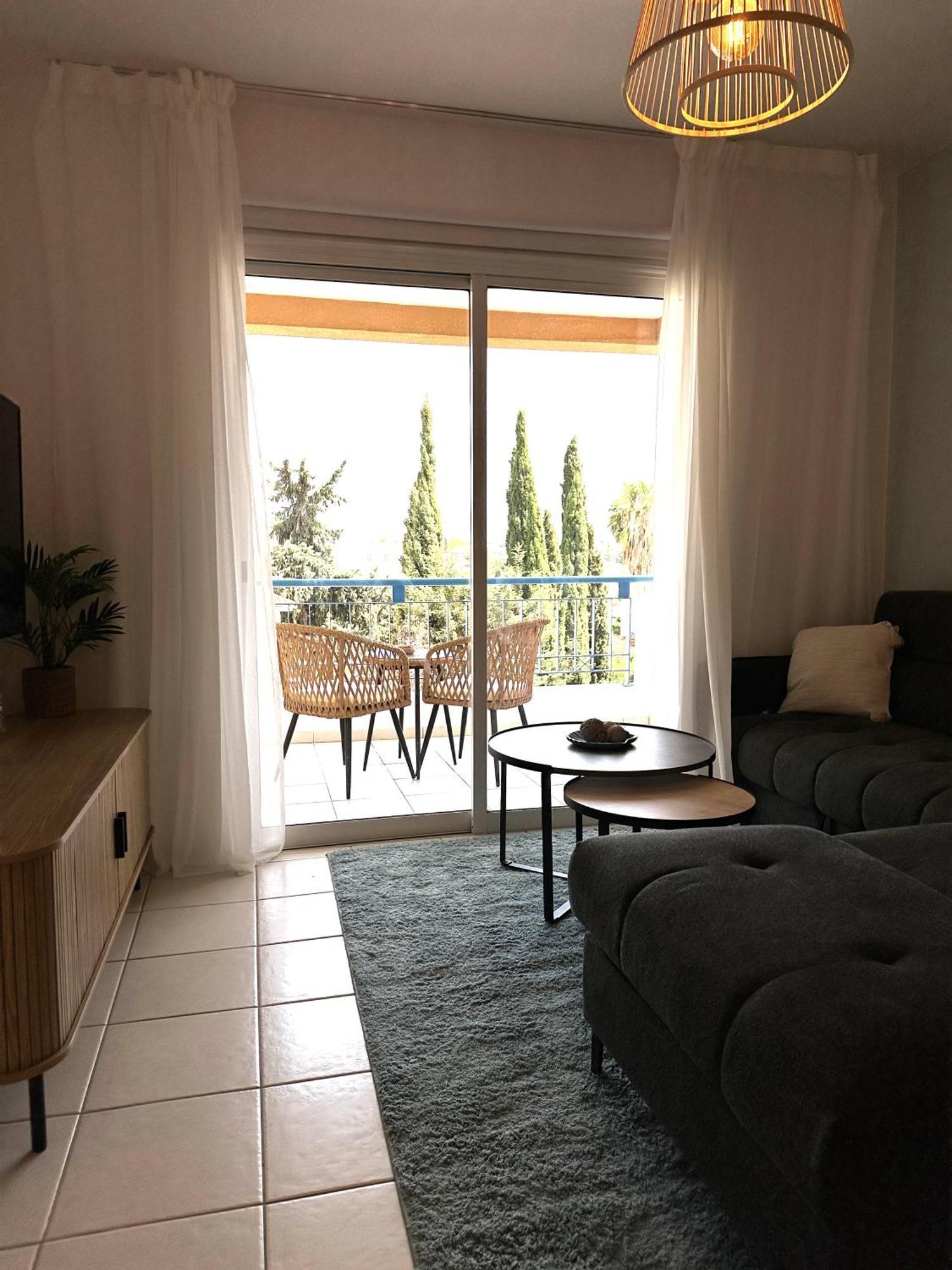 H&O Golden Sun Suite Paphos Ngoại thất bức ảnh
