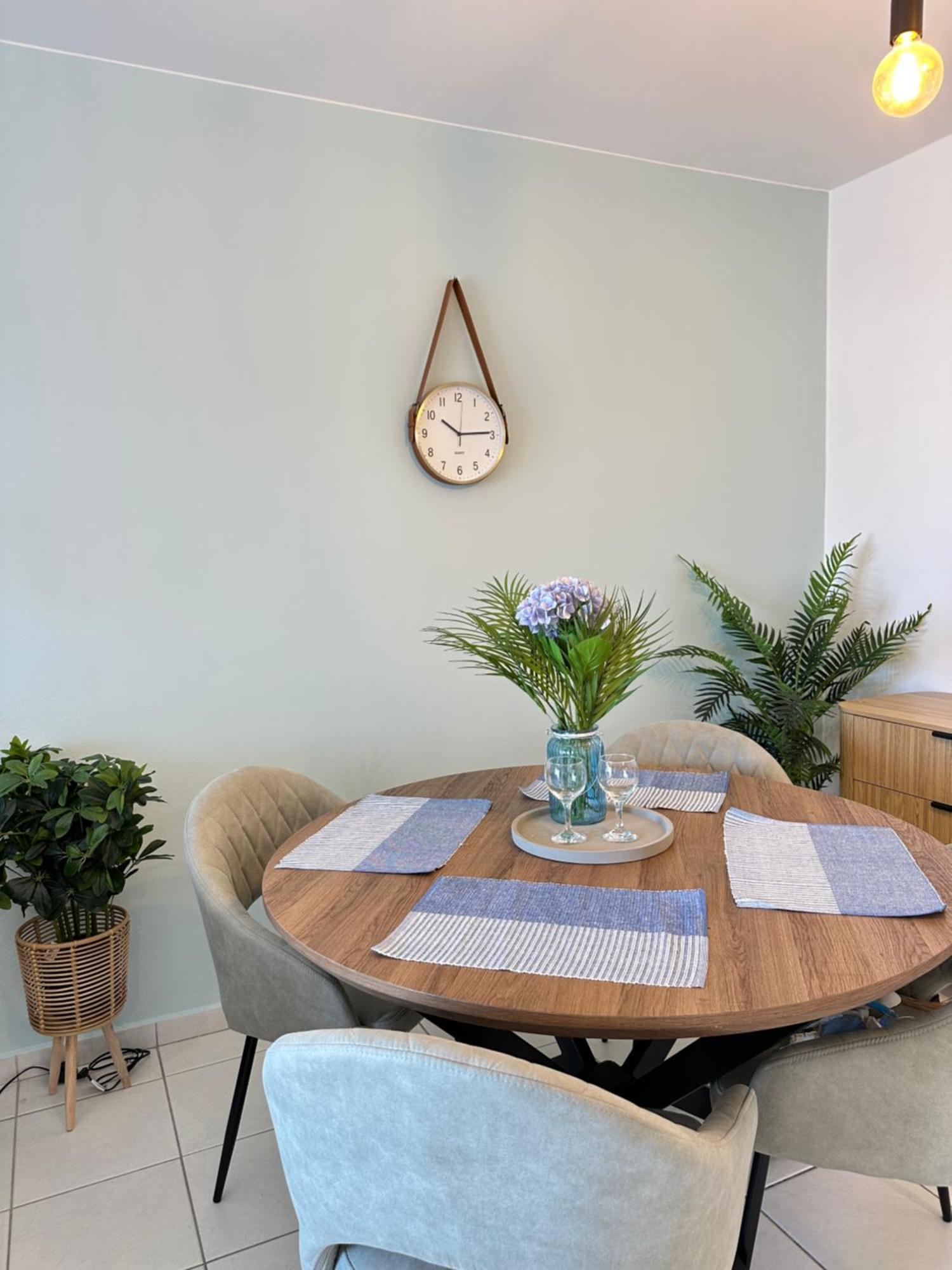 H&O Golden Sun Suite Paphos Ngoại thất bức ảnh