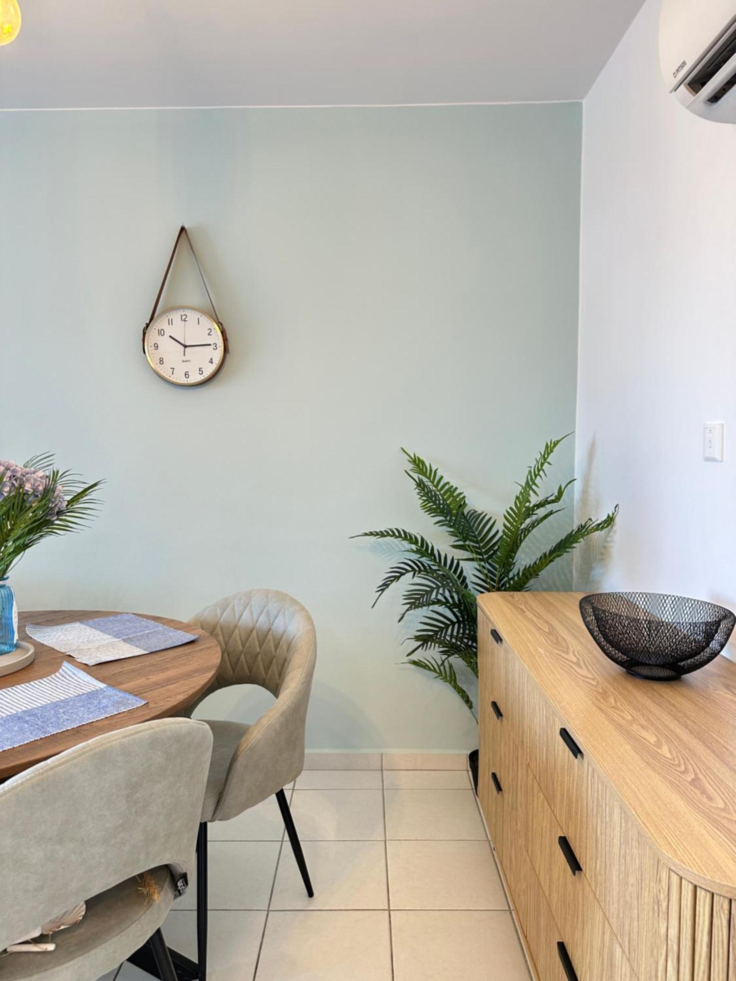 H&O Golden Sun Suite Paphos Ngoại thất bức ảnh