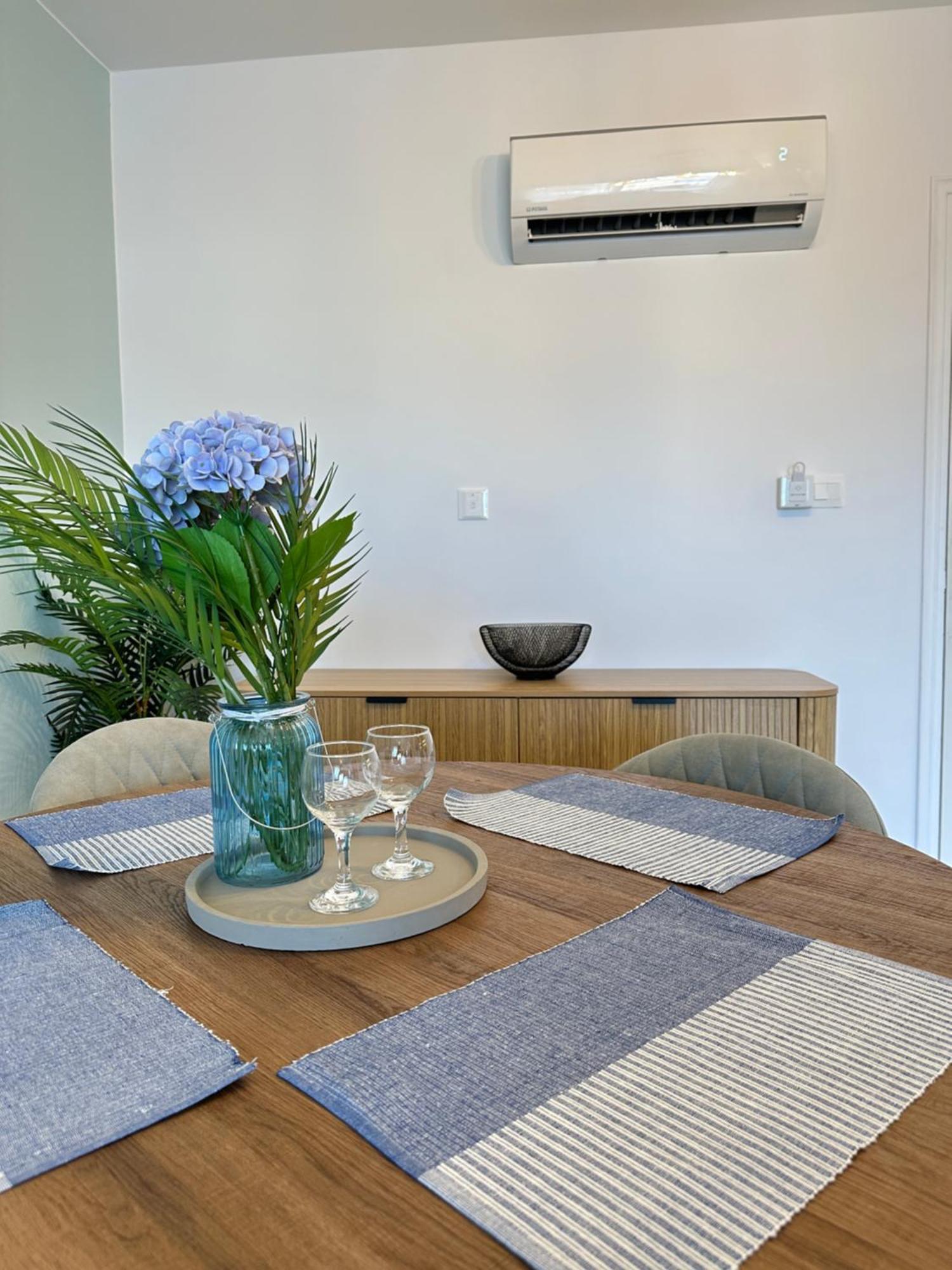 H&O Golden Sun Suite Paphos Ngoại thất bức ảnh