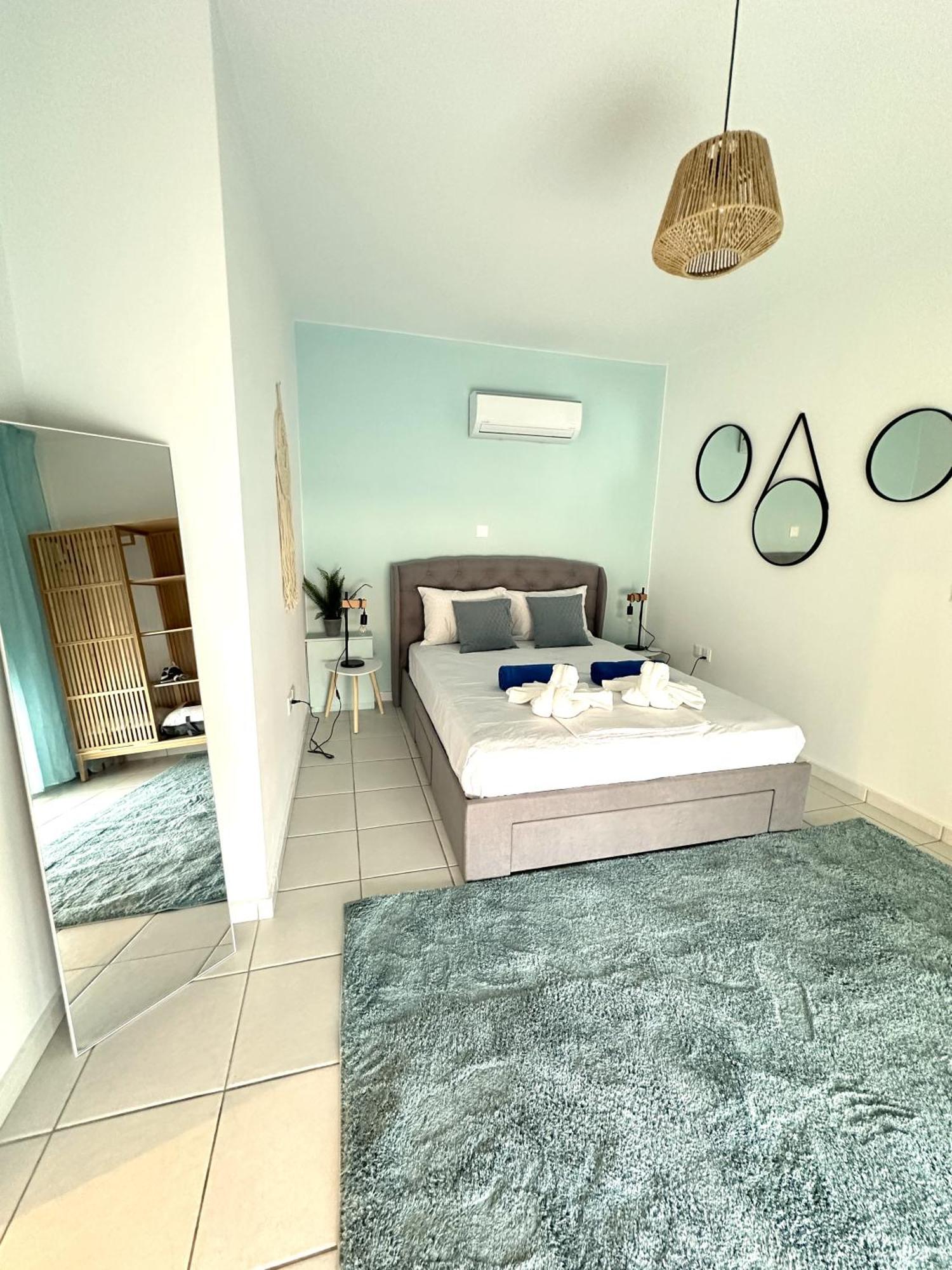 H&O Golden Sun Suite Paphos Ngoại thất bức ảnh